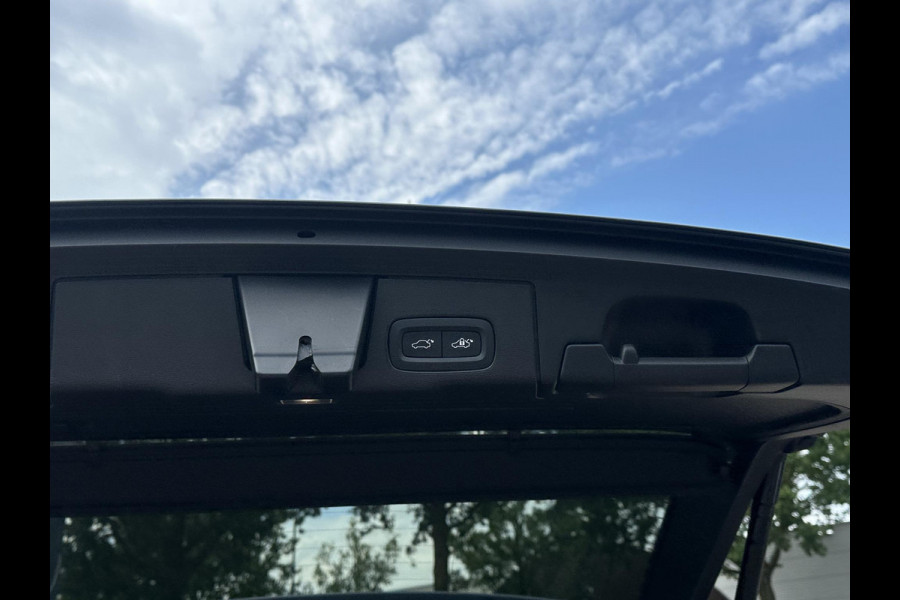 Volvo XC60 2.0 T6 Plug-in hybrid AWD R-Design LUCHTVERING | 360 CAMERA | MEMORY | PANORAMADAK | HARMAN KARDON | MEGA VOL! | DEALER ONDERHOUDEN