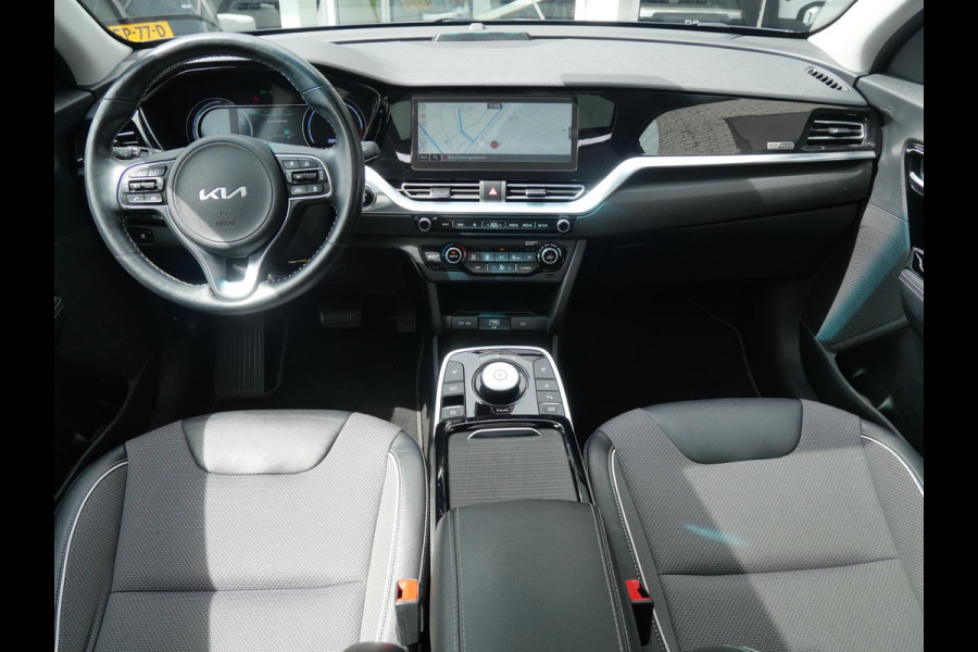 Kia e-Niro DynamicPlusLine 64 kWh | Cruise | Clima | Carplay | Keyless | Schuif-kanteldak | Stoel-stuurverwarming | Navi |