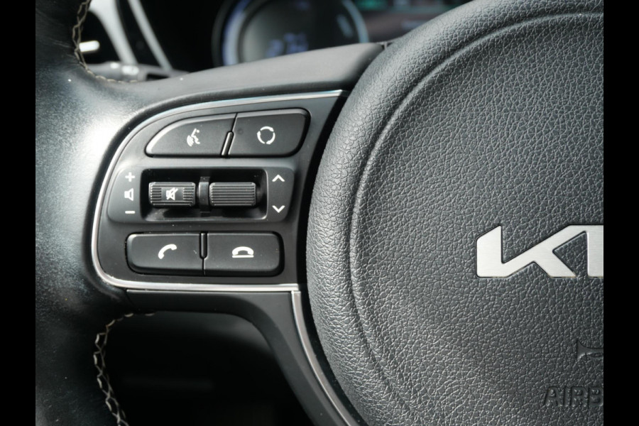 Kia e-Niro DynamicPlusLine 64 kWh | Cruise | Clima | Carplay | Keyless | Schuif-kanteldak | Stoel-stuurverwarming | Navi |