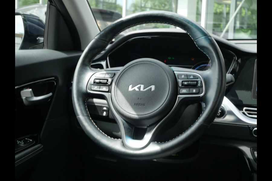 Kia e-Niro DynamicPlusLine 64 kWh | Cruise | Clima | Carplay | Keyless | Schuif-kanteldak | Stoel-stuurverwarming | Navi |