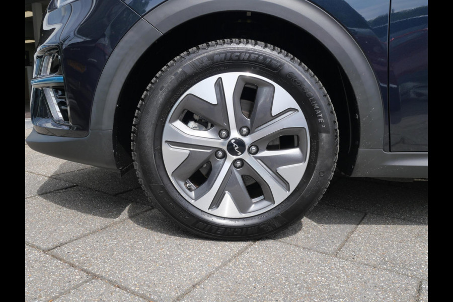 Kia e-Niro DynamicPlusLine 64 kWh | Cruise | Clima | Carplay | Keyless | Schuif-kanteldak | Stoel-stuurverwarming | Navi |