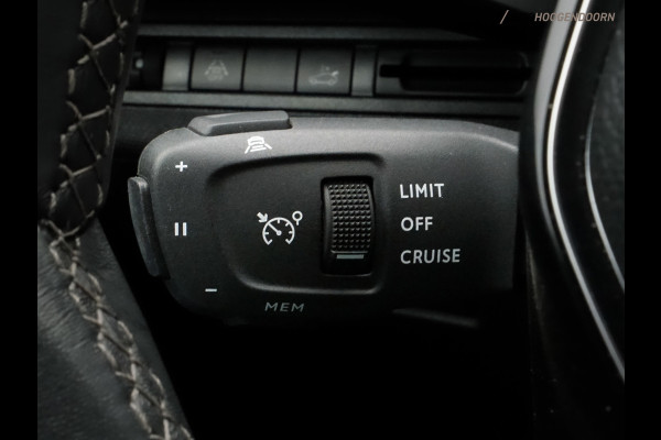 Peugeot 3008 1.2 PureTech Allure (APPLE CARPLAY,DODEHOEK,ACHTERUITRIJCAMERA,LANE ASSIST,ADAPTIVE CRUISE,CLIMATE,DIGITAAL DISPLAY)