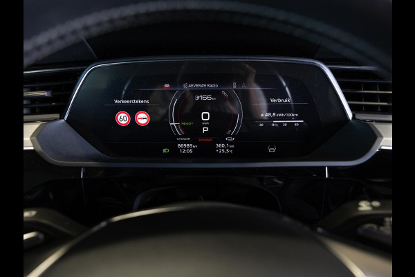 Audi e-tron S quattro 95 kWh SOH 89% / 503pk / NAP / Panorama dak / Rondomzicht camera / Kuipstoelen /