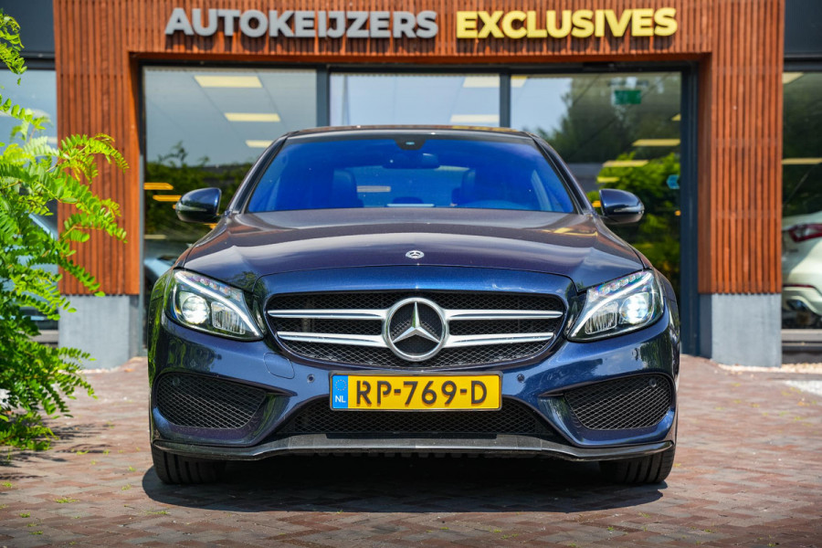 Mercedes-Benz C-Klasse 180 Business Solution AMG Panoramadak 3D Burmester Ambient Camera Stoelverwarming Leer Cruise Control