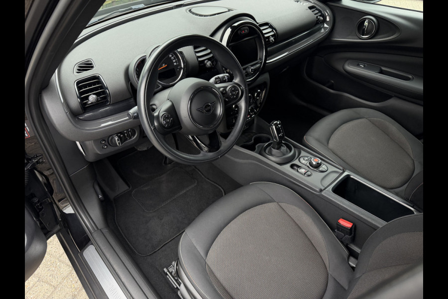 MINI Clubman 1.5 One / Automaat / Stoelverwarming / 17'' LM / Sensoren achter /