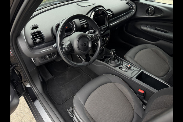 MINI Clubman 1.5 One / Automaat / Stoelverwarming / 17'' LM / Sensoren achter /
