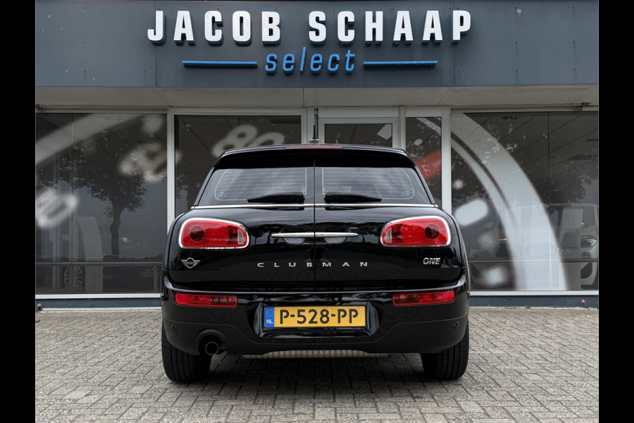 MINI Clubman 1.5 One / Automaat / Stoelverwarming / 17'' LM / Sensoren achter /