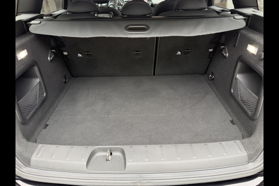 MINI Clubman 1.5 One / Automaat / Stoelverwarming / 17'' LM / Sensoren achter /