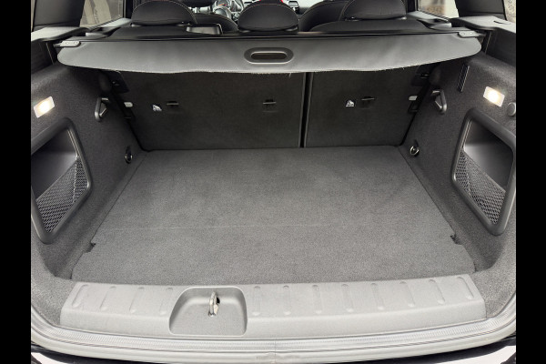 MINI Clubman 1.5 One / Automaat / Stoelverwarming / 17'' LM / Sensoren achter /