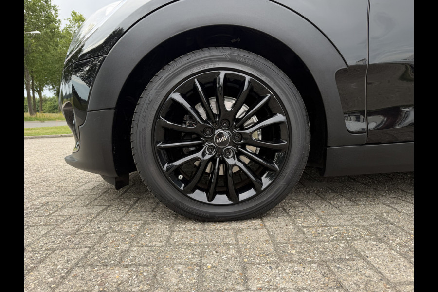 MINI Clubman 1.5 One / Automaat / Stoelverwarming / 17'' LM / Sensoren achter /