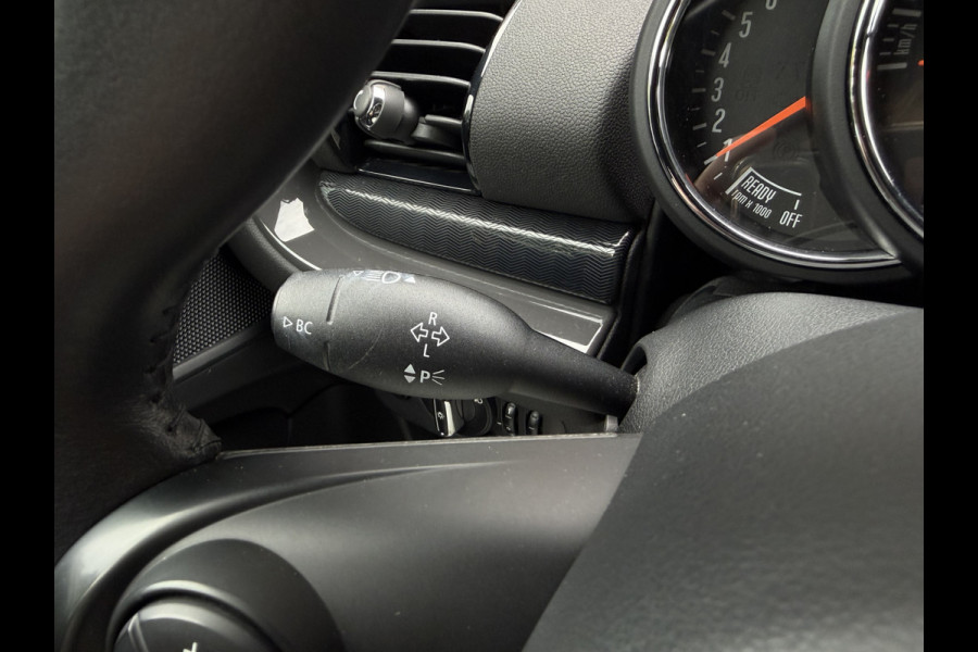 MINI Clubman 1.5 One / Automaat / Stoelverwarming / 17'' LM / Sensoren achter /