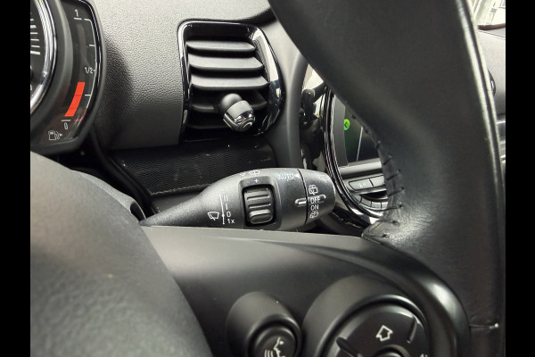MINI Clubman 1.5 One / Automaat / Stoelverwarming / 17'' LM / Sensoren achter /