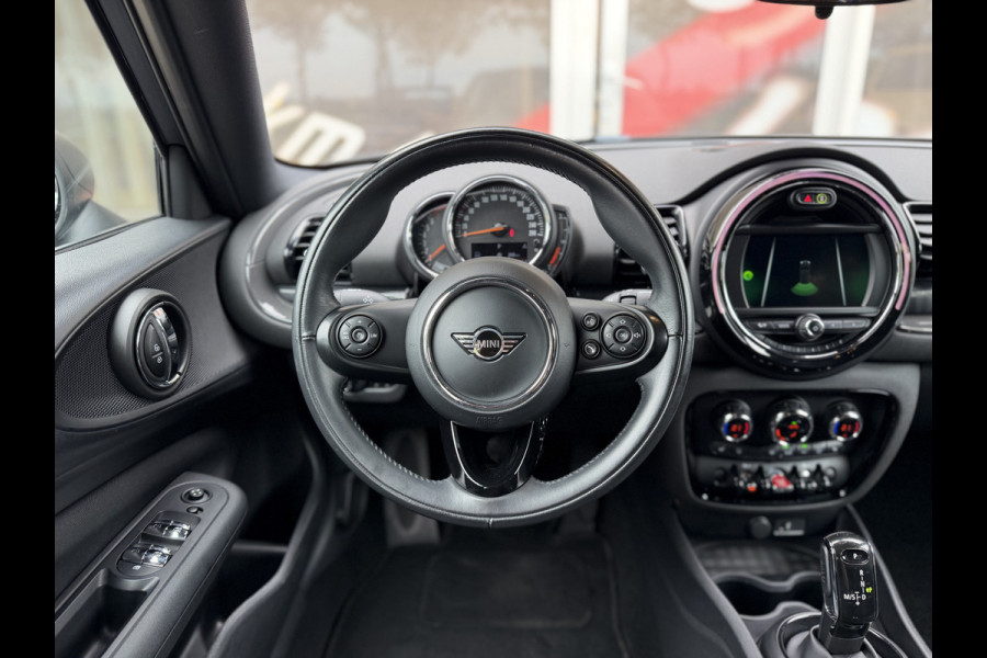 MINI Clubman 1.5 One / Automaat / Stoelverwarming / 17'' LM / Sensoren achter /