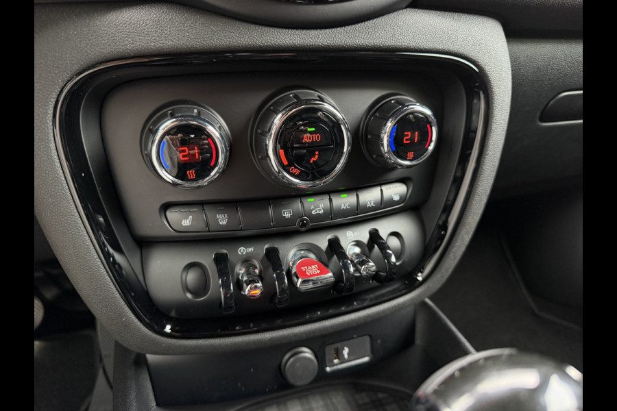MINI Clubman 1.5 One / Automaat / Stoelverwarming / 17'' LM / Sensoren achter /