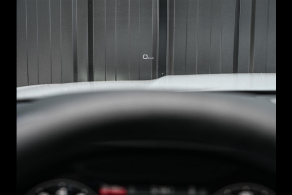 Audi A6 Avant RS 6 TFSI quattro | Panoramadak | Achterasbesturing | 360 Camera | HUD | B&O | Carbon Inleg | Sportdifferentieel | Stoelverwarming + Ventilatie | Luchtvering | Soft Close | Stuurverwarming |
