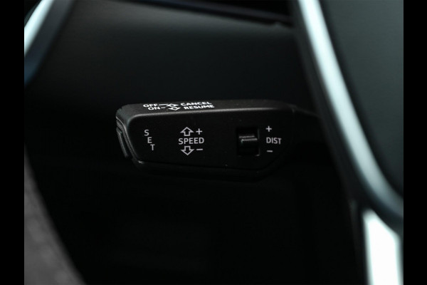 Audi A6 Avant RS 6 TFSI quattro | Panoramadak | Achterasbesturing | 360 Camera | HUD | B&O | Carbon Inleg | Sportdifferentieel | Stoelverwarming + Ventilatie | Luchtvering | Soft Close | Stuurverwarming |