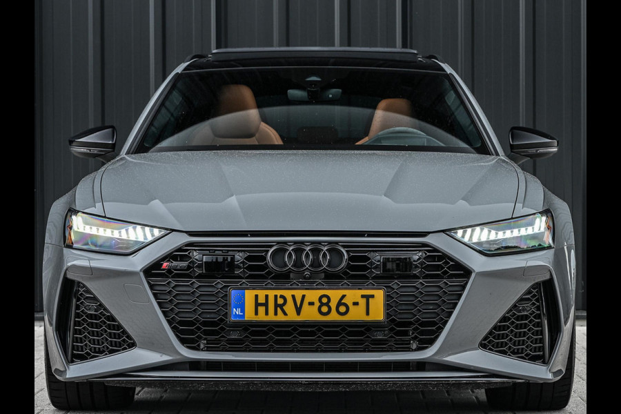 Audi A6 Avant RS 6 TFSI quattro | Panoramadak | Achterasbesturing | 360 Camera | HUD | B&O | Carbon Inleg | Sportdifferentieel | Stoelverwarming + Ventilatie | Luchtvering | Soft Close | Stuurverwarming |