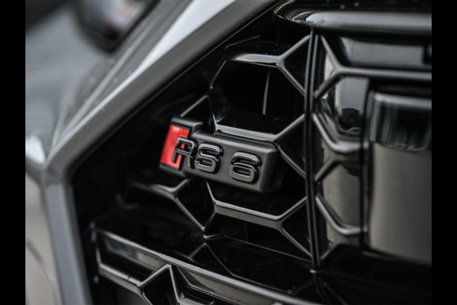 Audi A6 Avant RS 6 TFSI quattro | Panoramadak | Achterasbesturing | 360 Camera | HUD | B&O | Carbon Inleg | Sportdifferentieel | Stoelverwarming + Ventilatie | Luchtvering | Soft Close | Stuurverwarming |