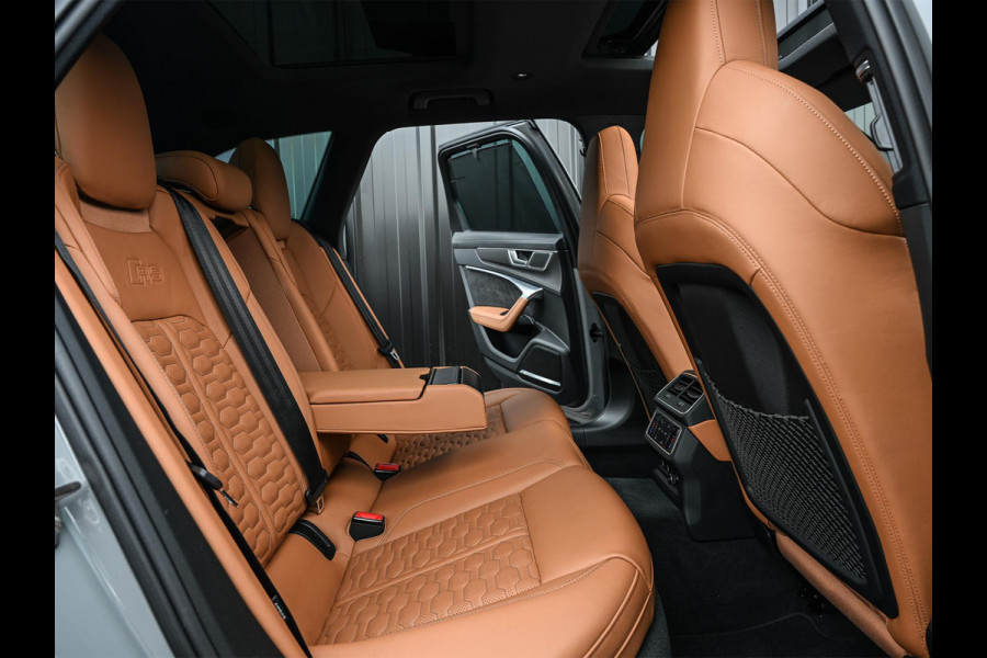 Audi A6 Avant RS 6 TFSI quattro | Panoramadak | Achterasbesturing | 360 Camera | HUD | B&O | Carbon Inleg | Sportdifferentieel | Stoelverwarming + Ventilatie | Luchtvering | Soft Close | Stuurverwarming |