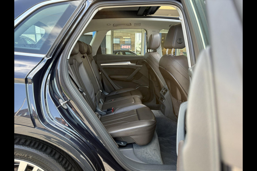 Audi Q5 55 TFSI e quattro S line 367pk  | VOL! | Panoramadak | Trekhaak wegklapbaar | Matrix LED | 360 graden camera | Geheugenstoel | Luchtvering | Head up Display | Stoelverwarming | Virtual cockpit | Adaptive cruise control | Massagestoel