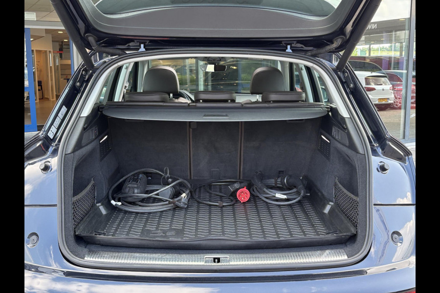 Audi Q5 55 TFSI e quattro S line 367pk  | VOL! | Panoramadak | Trekhaak wegklapbaar | Matrix LED | 360 graden camera | Geheugenstoel | Luchtvering | Head up Display | Stoelverwarming | Virtual cockpit | Adaptive cruise control | Massagestoel