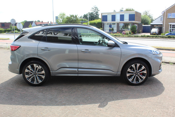 Ford Kuga 2.5 PHEV ST-Line X , 1500kg Trekgewicht , Slechts 35000km Navigatie, Stoel,stuur en voorruitverwarming, Climate control Trekhaak , Bluetooth , Head-up display , BenO audio systeem