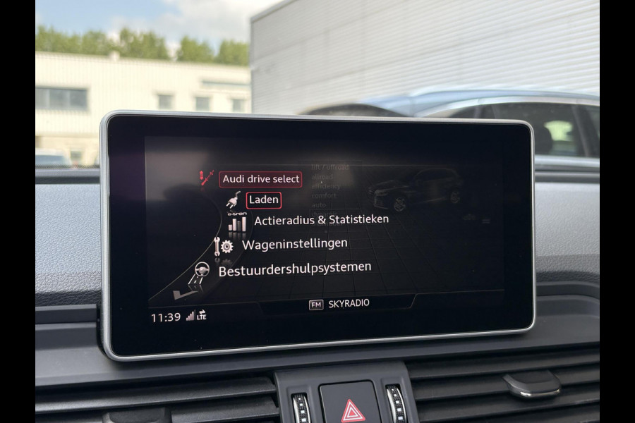 Audi Q5 55 TFSI e quattro S line 367pk  | VOL! | Panoramadak | Trekhaak wegklapbaar | Matrix LED | 360 graden camera | Geheugenstoel | Luchtvering | Head up Display | Stoelverwarming | Virtual cockpit | Adaptive cruise control | Massagestoel