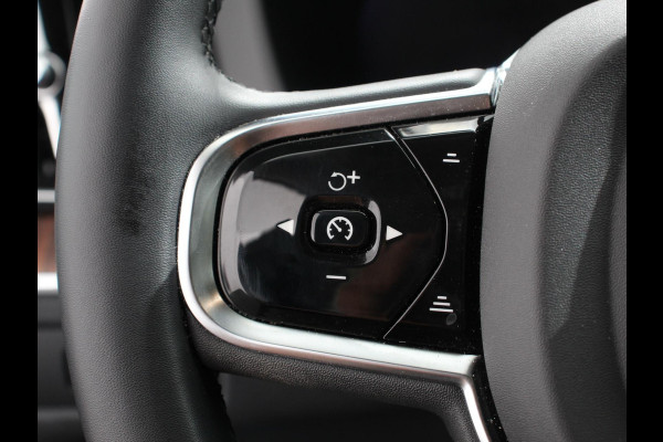Volvo XC60 2.0 T6 Plug-in hybrid AWD Ultimate Dark Luchtvering Electrisch Panorama dak Google Services Dab Camera Half Leder Seat Comfort Pack