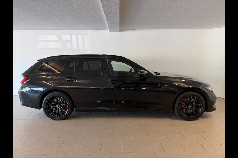 BMW 3 Serie Touring 330e G21 Touring LCI 292PK XTRA BOOST LONG RANGE FACELIFT PANO LEER TREKHAAK HARMAN KARDON SHADOWLINE NIEUWSTA