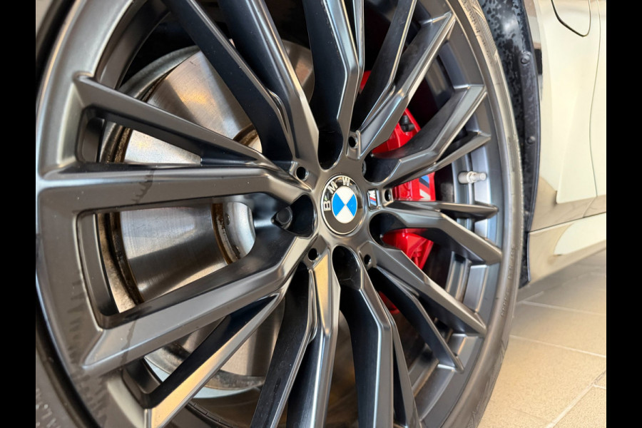 BMW 3 Serie Touring 330e G21 Touring LCI 292PK XTRA BOOST LONG RANGE FACELIFT PANO LEER TREKHAAK HARMAN KARDON SHADOWLINE NIEUWSTA