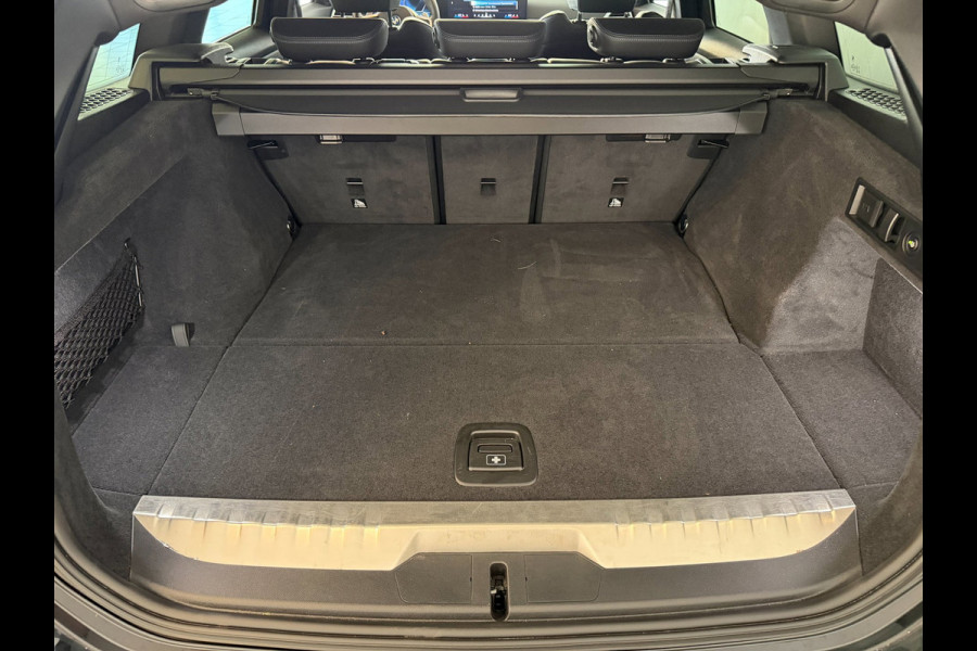 BMW 3 Serie Touring 330e G21 Touring LCI 292PK XTRA BOOST LONG RANGE FACELIFT PANO LEER TREKHAAK HARMAN KARDON SHADOWLINE NIEUWSTA