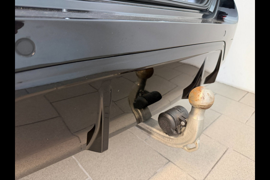 BMW 3 Serie Touring 330e G21 Touring LCI 292PK XTRA BOOST LONG RANGE FACELIFT PANO LEER TREKHAAK HARMAN KARDON SHADOWLINE NIEUWSTA