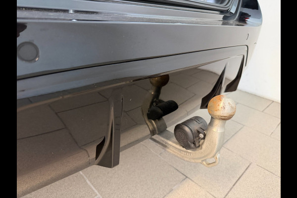 BMW 3 Serie Touring 330e G21 Touring LCI 292PK XTRA BOOST LONG RANGE FACELIFT PANO LEER TREKHAAK HARMAN KARDON SHADOWLINE NIEUWSTA
