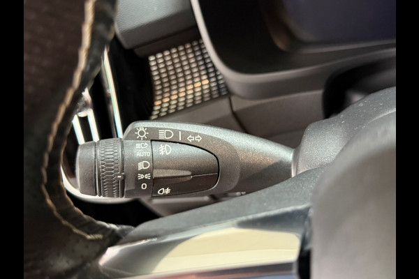 Volvo XC40 Recharge P8 AWD R-Design | Pano | Harman Kardon | BLIS | IntelliSafe Pro | Google | Keyless | Warmtepomp | NAP