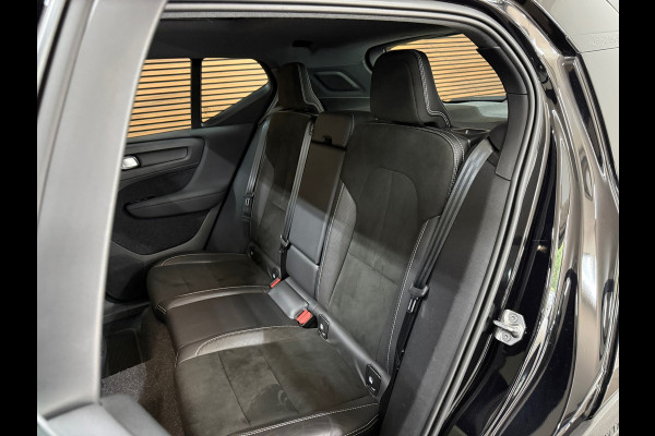 Volvo XC40 Recharge P8 AWD R-Design | Pano | Harman Kardon | BLIS | IntelliSafe Pro | Google | Keyless | Warmtepomp | NAP