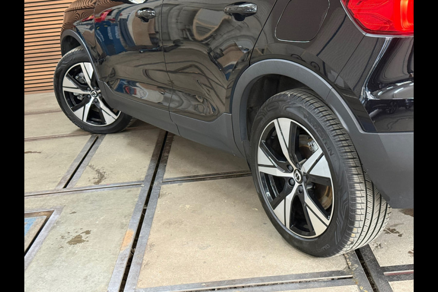 Volvo XC40 Recharge P8 AWD R-Design | Pano | Harman Kardon | BLIS | IntelliSafe Pro | Google | Keyless | Warmtepomp | NAP