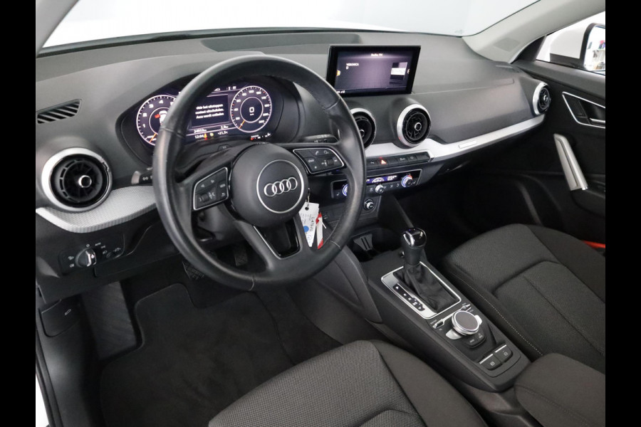 Audi Q2 35 TFSI Business Edition 150 pk S-tronic | Navigatie | Parkeersensoren | Achteruitrijcamera | Cruise control | LED koplampen | Stoelverwarming |