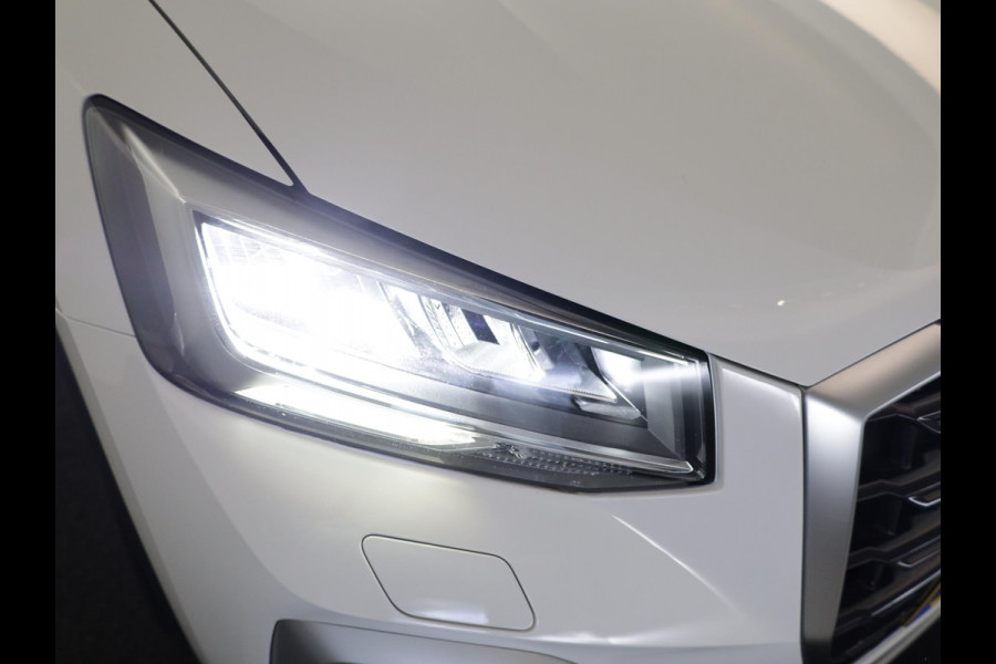 Audi Q2 35 TFSI Business Edition 150 pk S-tronic | Navigatie | Parkeersensoren | Achteruitrijcamera | Cruise control | LED koplampen | Stoelverwarming |