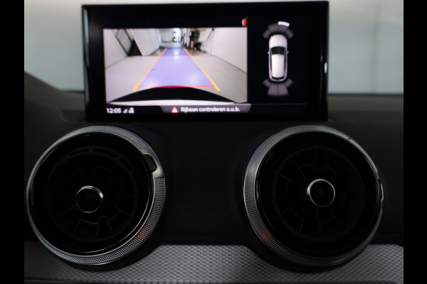 Audi Q2 35 TFSI Business Edition 150 pk S-tronic | Navigatie | Parkeersensoren | Achteruitrijcamera | Cruise control | LED koplampen | Stoelverwarming |