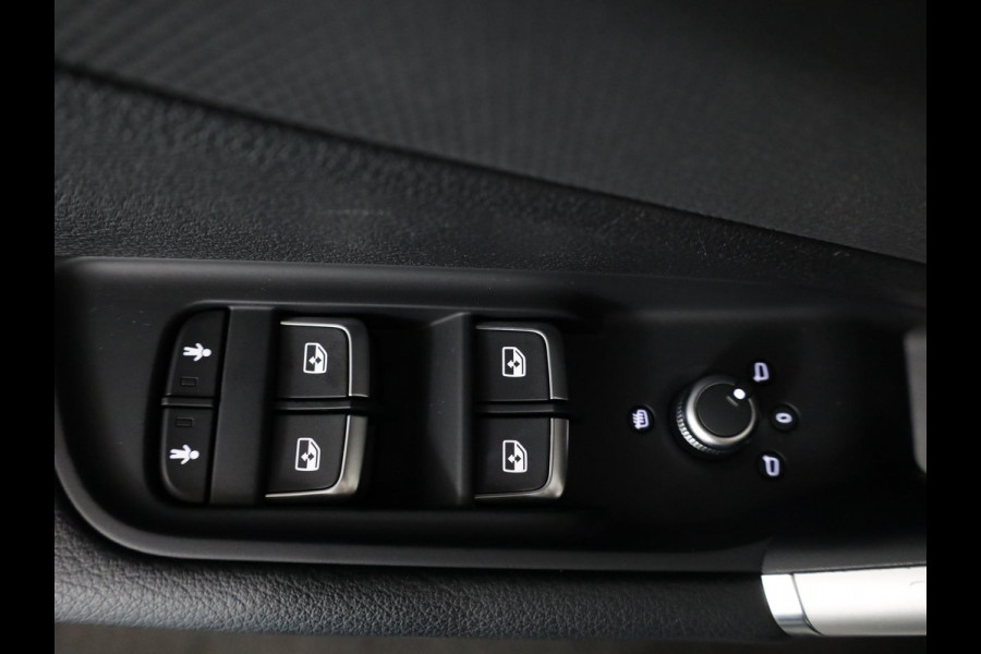 Audi Q2 35 TFSI Business Edition 150 pk S-tronic | Navigatie | Parkeersensoren | Achteruitrijcamera | Cruise control | LED koplampen | Stoelverwarming |