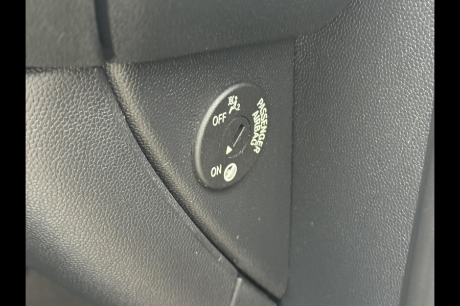 MINI Clubman 1.5 Cooper Sportstoelen half leder Navigatie Cruise Clima Trekhaak