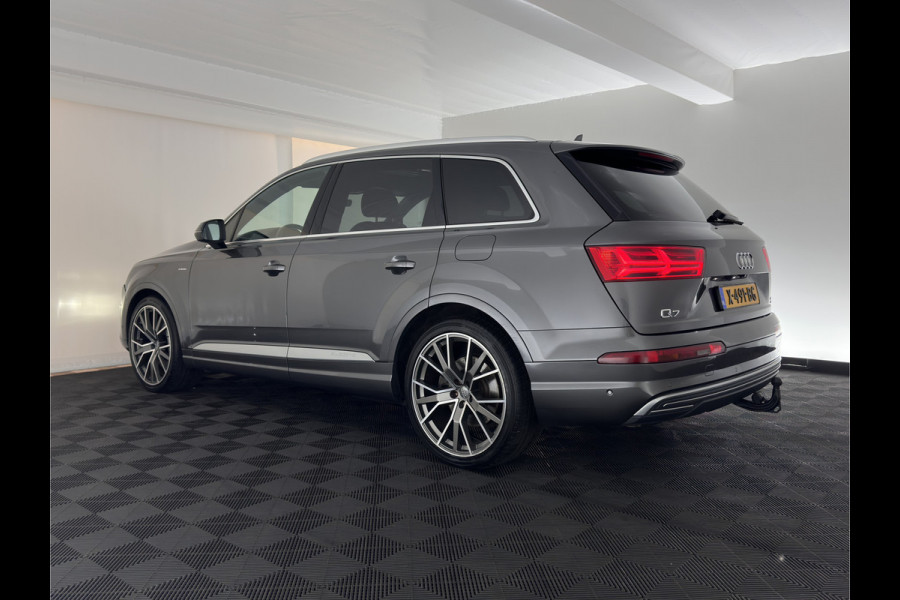 Audi Q7 3.0 TDI e-tron Quattro Sport (Plug-in) *PANO | LEATHER | FULL-LED | MEMORY-PACK | BOSE-AUDIO | CAMERA | DIGI-COCKPIT | HEATED-COMFORTSEATS | NAVI-FULLMAP | AIRSUSPENSION | PRIVACY-GLASS | SHIFTPADDLES | HEAD-UP | TOWBAR | 22''ALU*