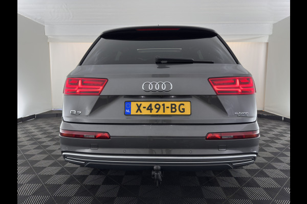 Audi Q7 3.0 TDI e-tron Quattro Sport (Plug-in) *PANO | LEATHER | FULL-LED | MEMORY-PACK | BOSE-AUDIO | CAMERA | DIGI-COCKPIT | HEATED-COMFORTSEATS | NAVI-FULLMAP | AIRSUSPENSION | PRIVACY-GLASS | SHIFTPADDLES | HEAD-UP | TOWBAR | 22''ALU*