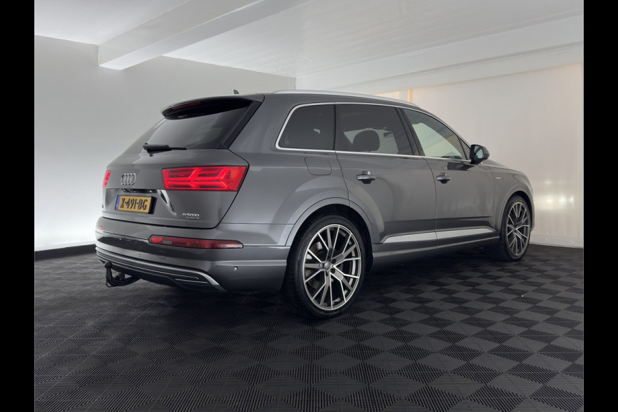 Audi Q7 3.0 TDI e-tron Quattro Sport (Plug-in) *PANO | LEATHER | FULL-LED | MEMORY-PACK | BOSE-AUDIO | CAMERA | DIGI-COCKPIT | HEATED-COMFORTSEATS | NAVI-FULLMAP | AIRSUSPENSION | PRIVACY-GLASS | SHIFTPADDLES | HEAD-UP | TOWBAR | 22''ALU*