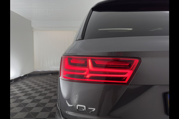 Audi Q7 3.0 TDI e-tron Quattro Sport (Plug-in) *PANO | LEATHER | FULL-LED | MEMORY-PACK | BOSE-AUDIO | CAMERA | DIGI-COCKPIT | HEATED-COMFORTSEATS | NAVI-FULLMAP | AIRSUSPENSION | PRIVACY-GLASS | SHIFTPADDLES | HEAD-UP | TOWBAR | 22''ALU*