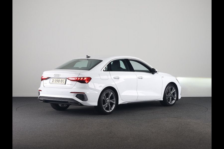 Audi A3 Limousine 30 TFSI S edition 110 pk S-tronic | Verlengde garantie | Navigatie | Parkeersensoren achter | S-Line |