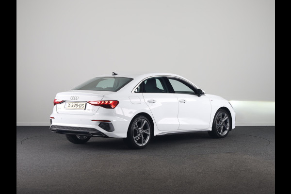 Audi A3 Limousine 30 TFSI S edition 110 pk S-tronic | Verlengde garantie | Navigatie | Parkeersensoren achter | S-Line |