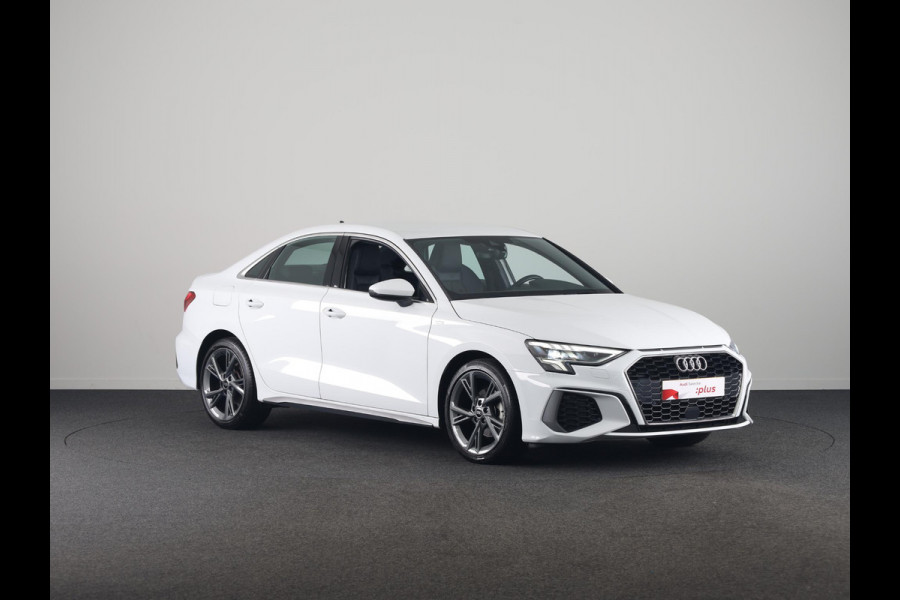 Audi A3 Limousine 30 TFSI S edition 110 pk S-tronic | Verlengde garantie | Navigatie | Parkeersensoren achter | S-Line |