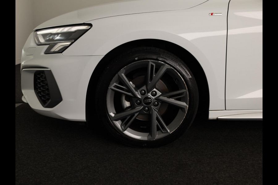 Audi A3 Limousine 30 TFSI S edition 110 pk S-tronic | Verlengde garantie | Navigatie | Parkeersensoren achter | S-Line |