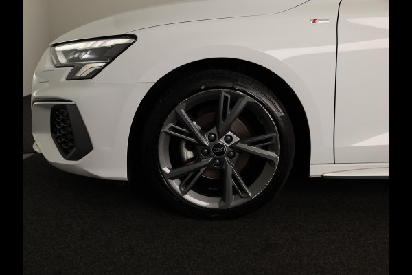 Audi A3 Limousine 30 TFSI S edition 110 pk S-tronic | Verlengde garantie | Navigatie | Parkeersensoren achter | S-Line |